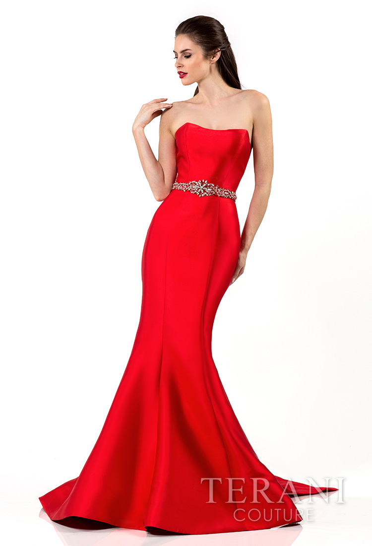Raudona proginė suknelė su dirželiu