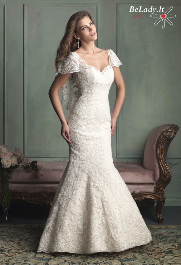 Undinėlės formos vestuvinė suknelė iš nėrinių 26_9123B