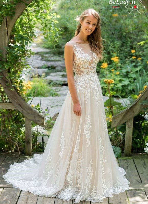 Puošni vestuvinė suknelė