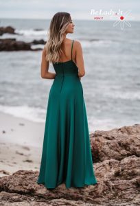 Žalia ilga suknelė