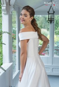 Minimalistinio stiliaus vestuvinė suknelė