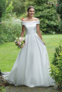 Minimalistinio stiliaus vestuvinė suknelė