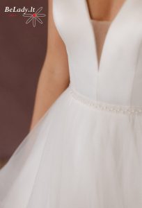 Minimalistinė vestuvinė suknelė